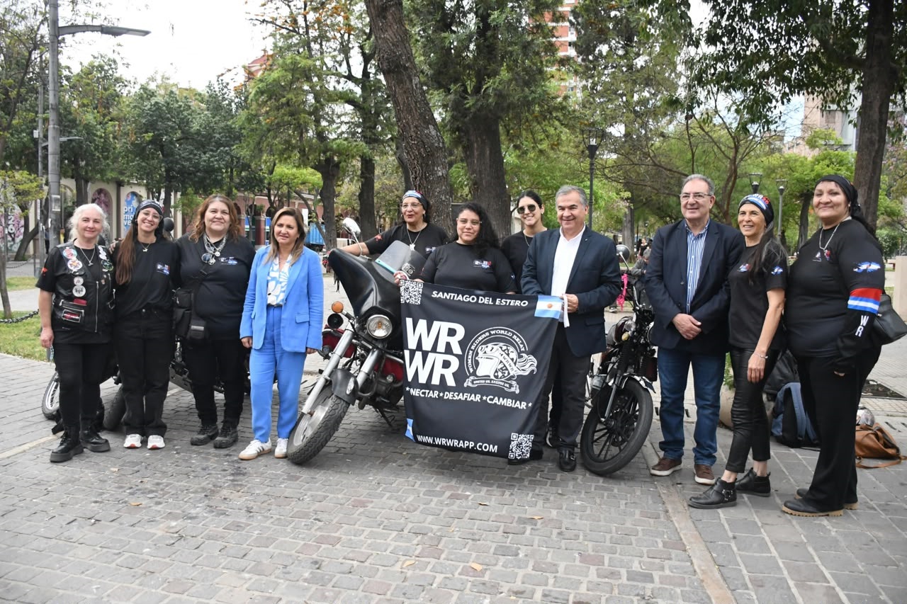Fuentes recibió a participantes del Relevo Mundial de Mujeres Motociclistas